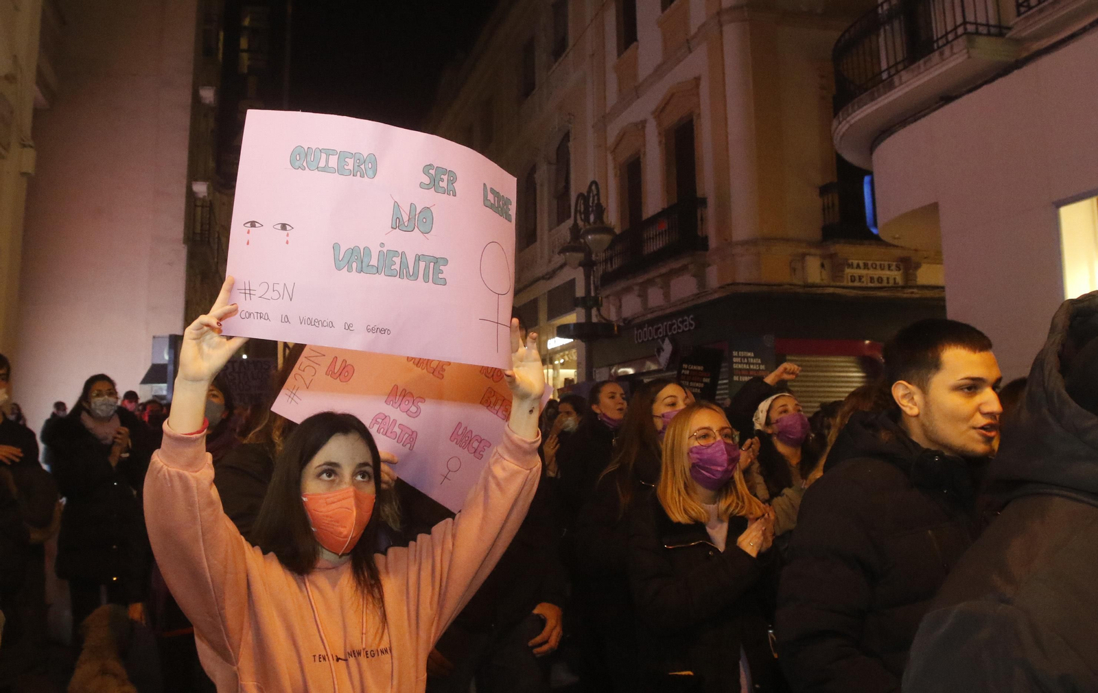 La manifestación contra la violencia de género en Córdoba, en fotografías