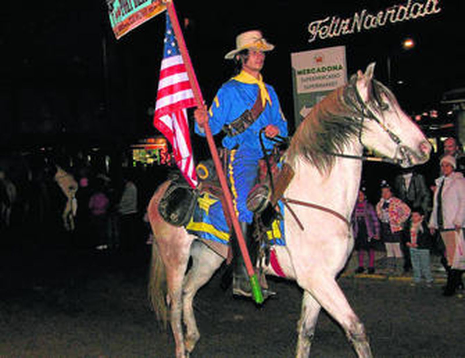 Luces, música y el lejano Oeste dieron las notas de color a la Cabalgata de Roquetas.