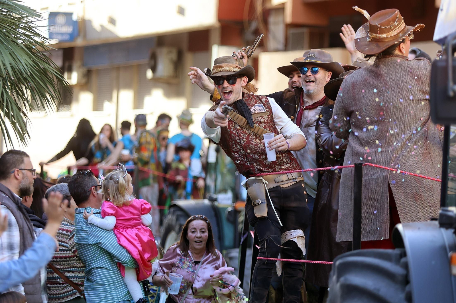 Imágenes de la cabalgata del Carnaval Colombino 2024