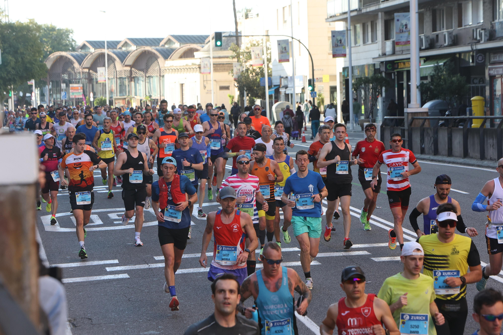 Búscate en la Zurich maratón de Sevilla