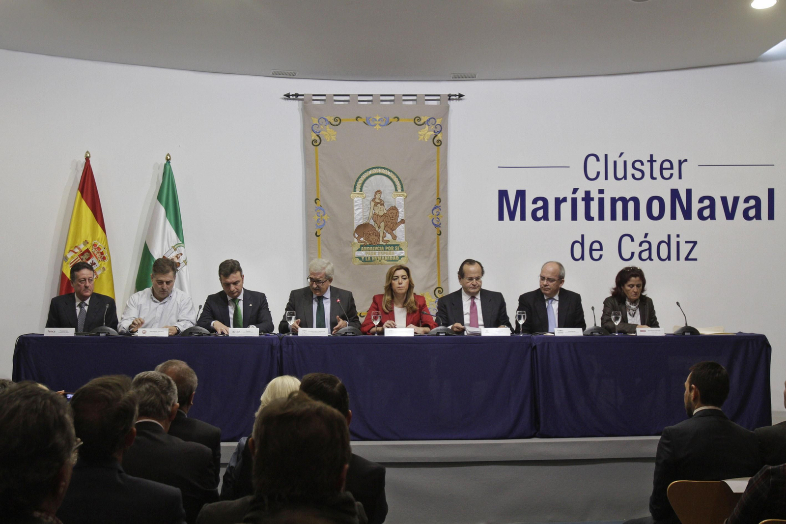 Imagen del acto oficial de firma de constitución del Clúster Naval de Cádiz, en diciembre de 2014.