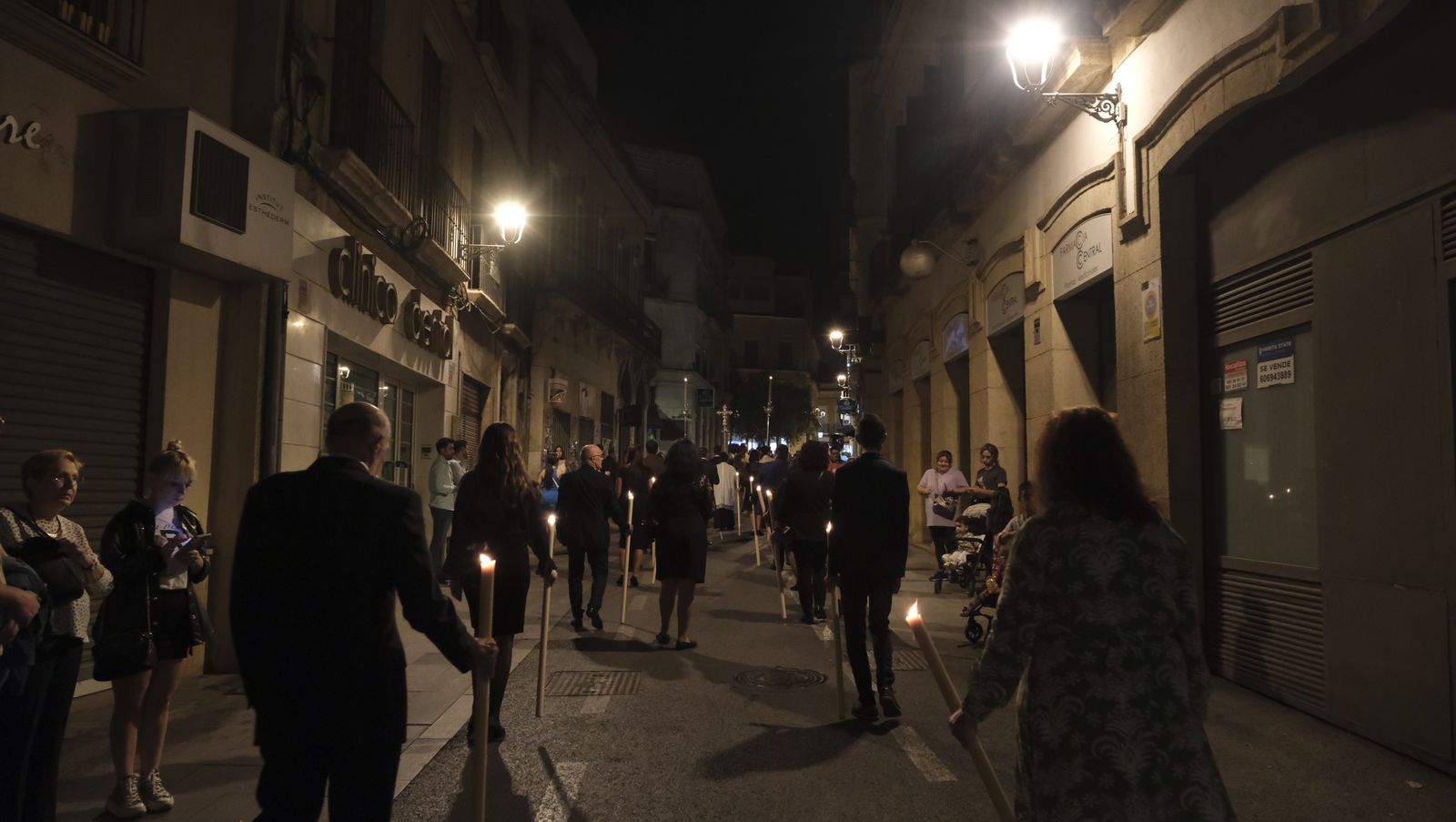 Imágenes de La Magna por las calles de Almería