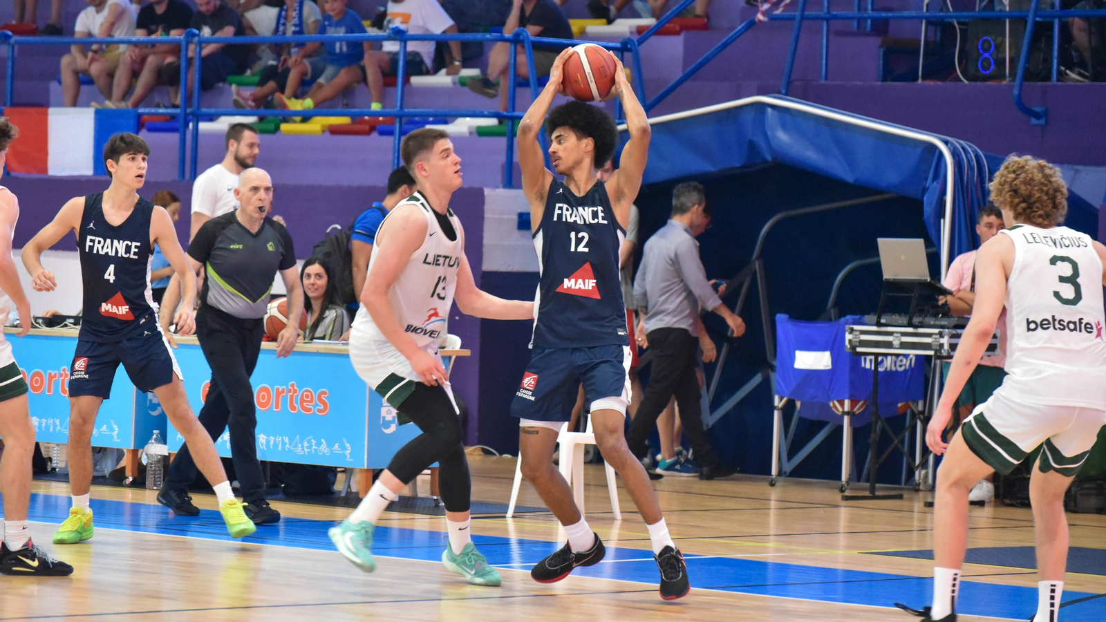 Las fotos de la primera jornada del Torneo Intenacional de Baloncesto U-20 de La Línea