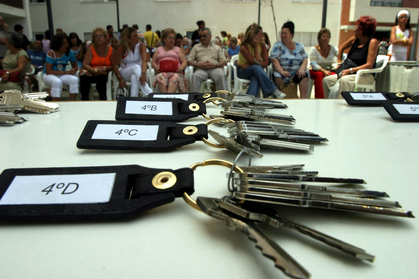 Acto de entrega de llames de viviendas municipales