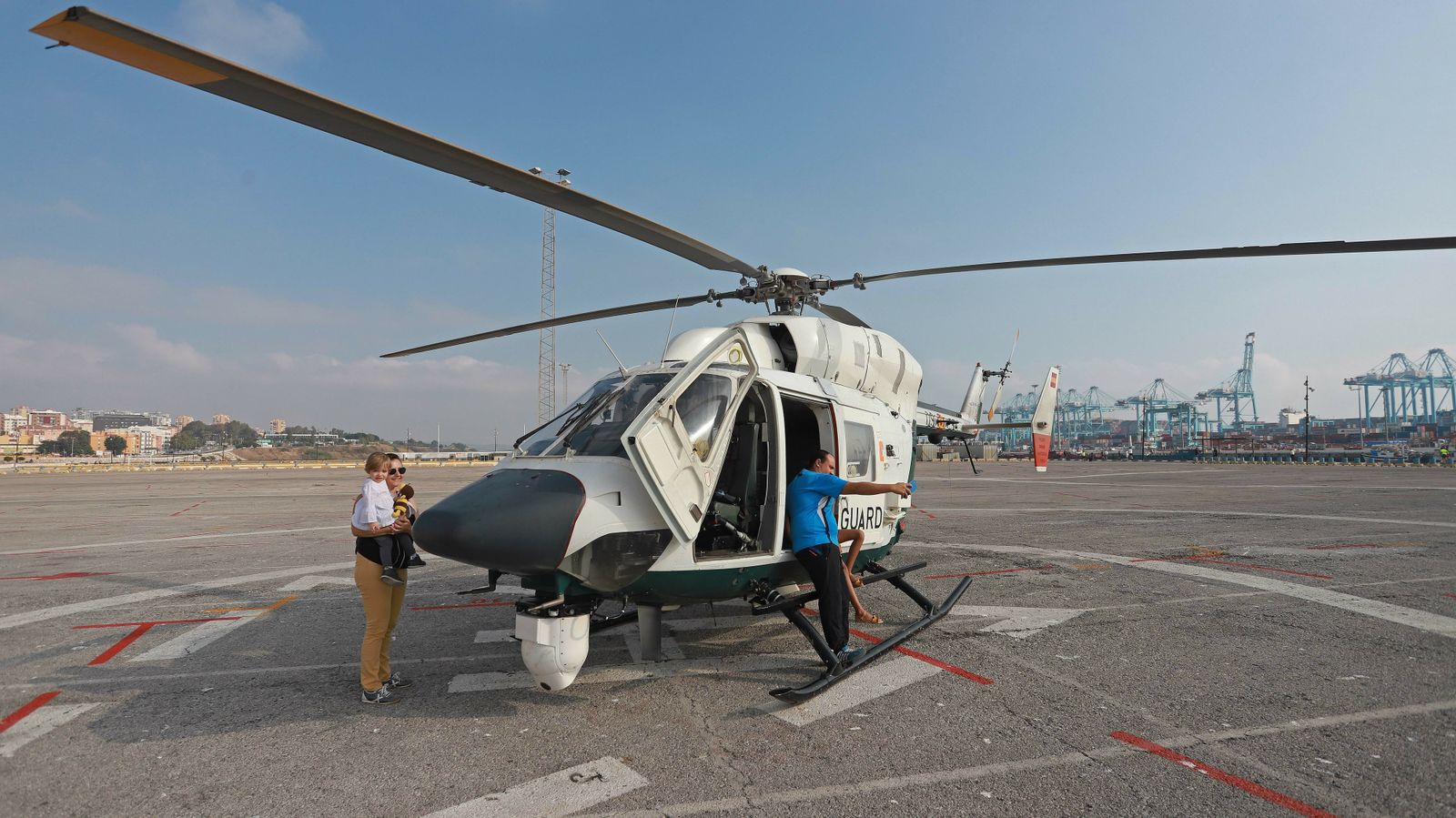 Exhibición de medios de la Guardia Civil en el Llano Amarillo