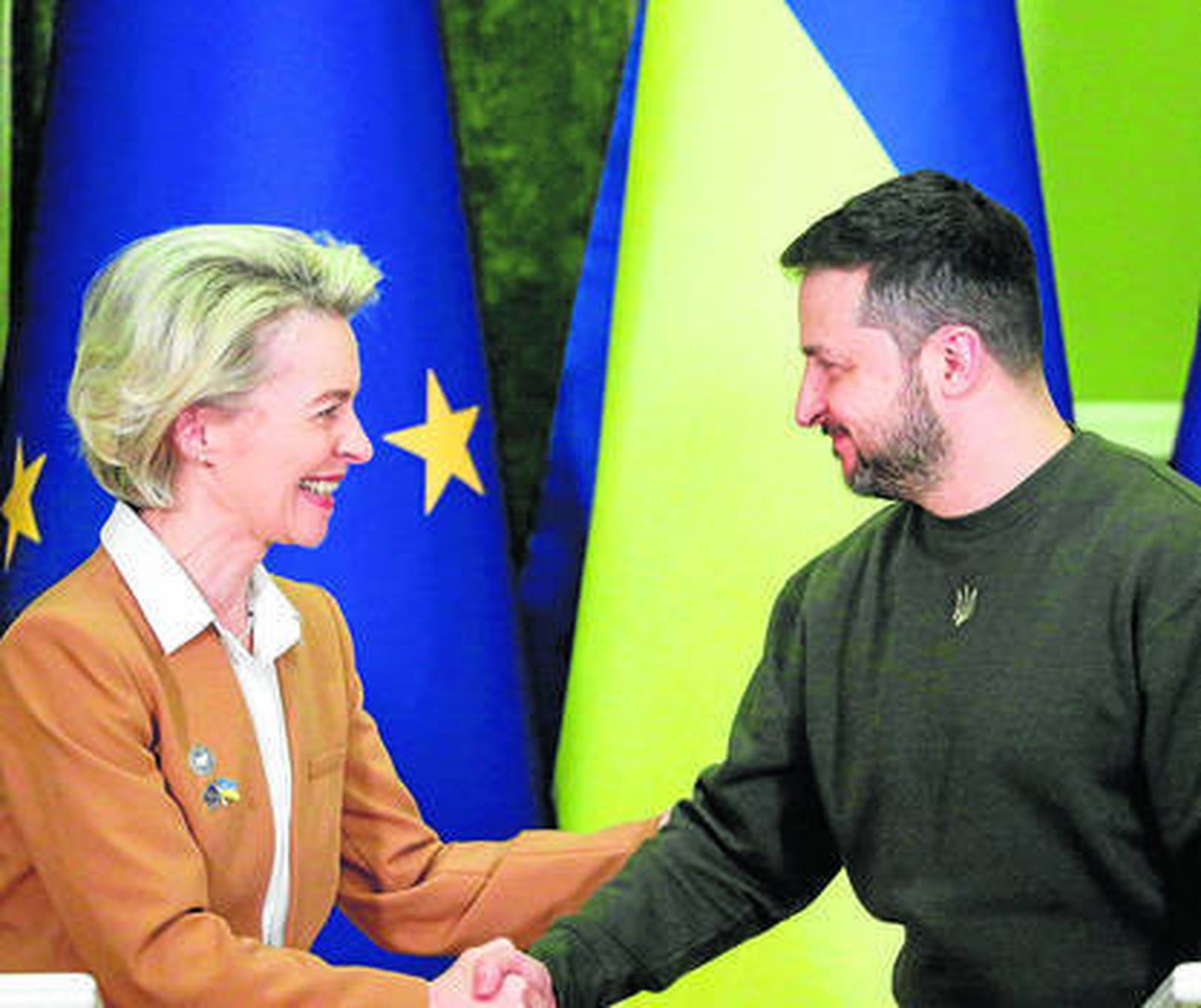 Ursula Von der Leyen y Volodimir Zelenski se reúnen en Kiev.
