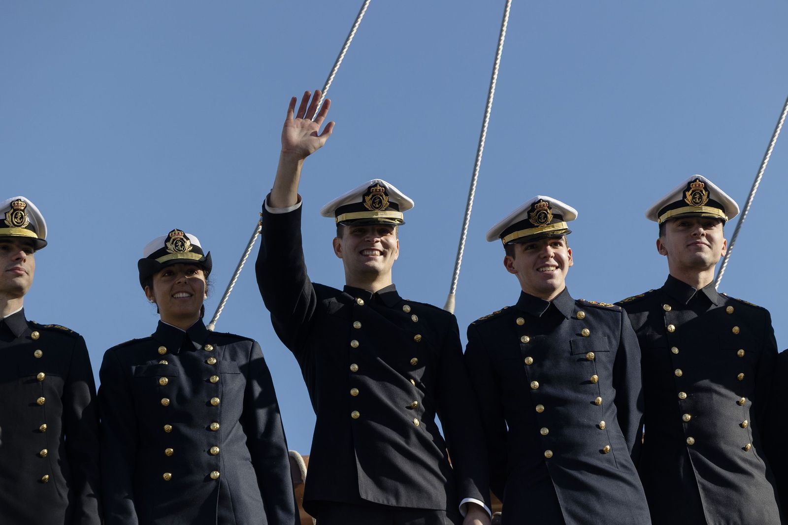 Las imágenes de la despedida del Juan Sebastián de Elcano