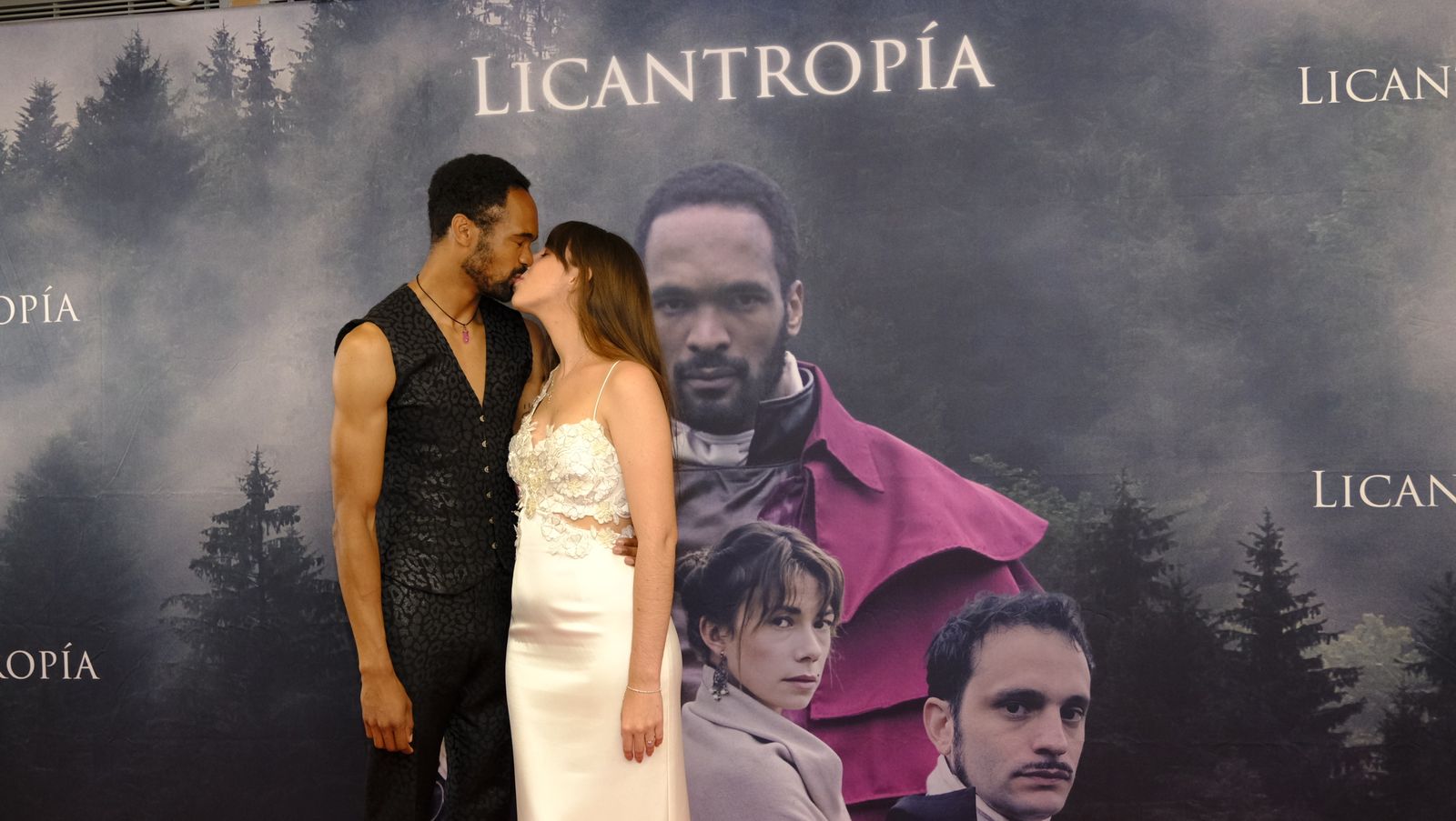 Imágenes del estreno en Almería de la película Licantropía