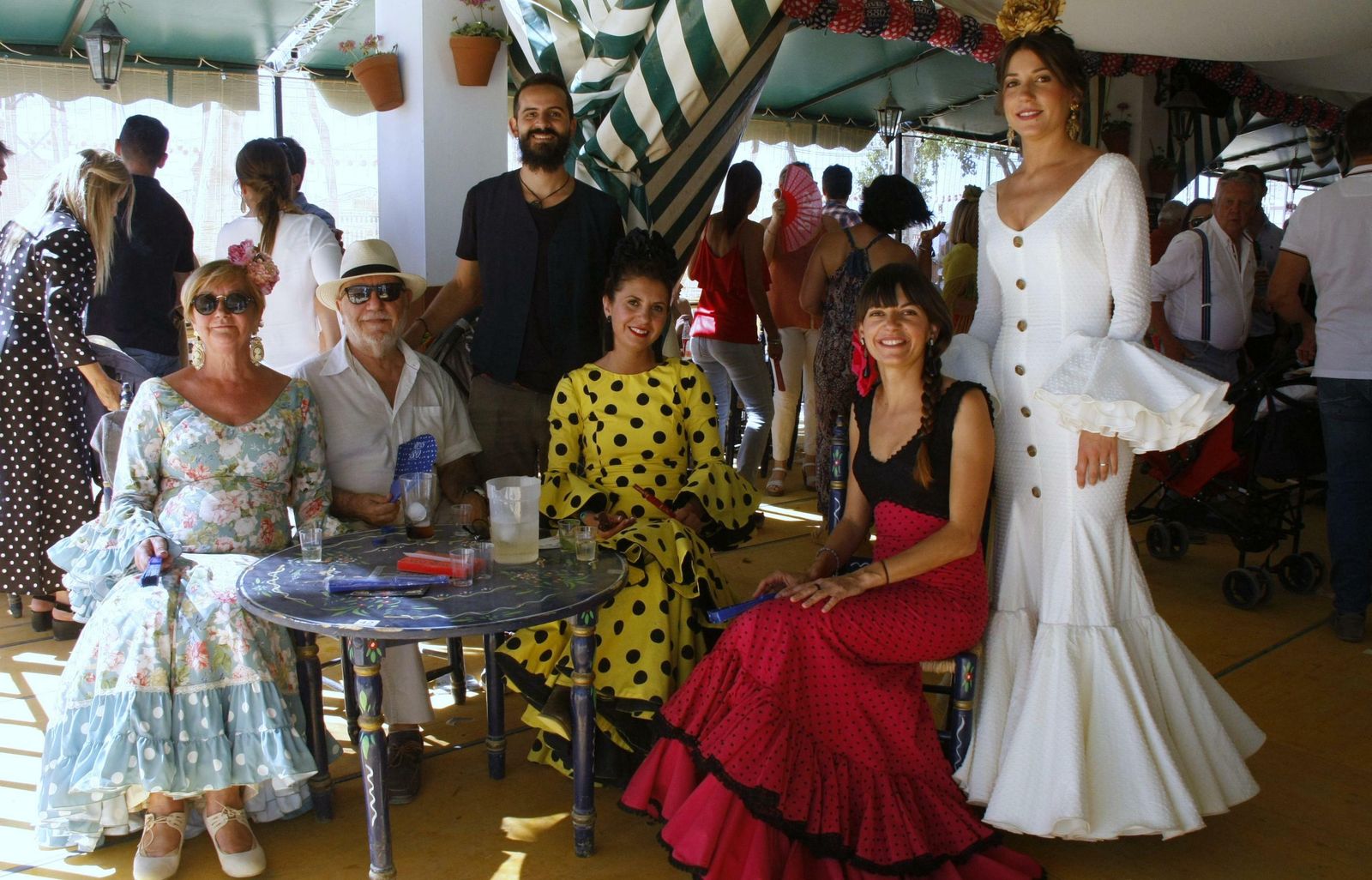 Disfrutando de la jornada entre amigos en Las Banderas.