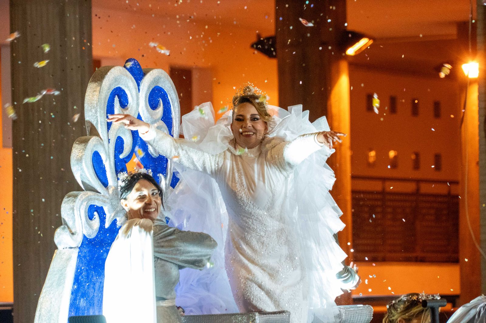 Las mejores fotografías del recorrido y la llegada al ayuntamiento de la cabalgata de Reyes Magos 2026