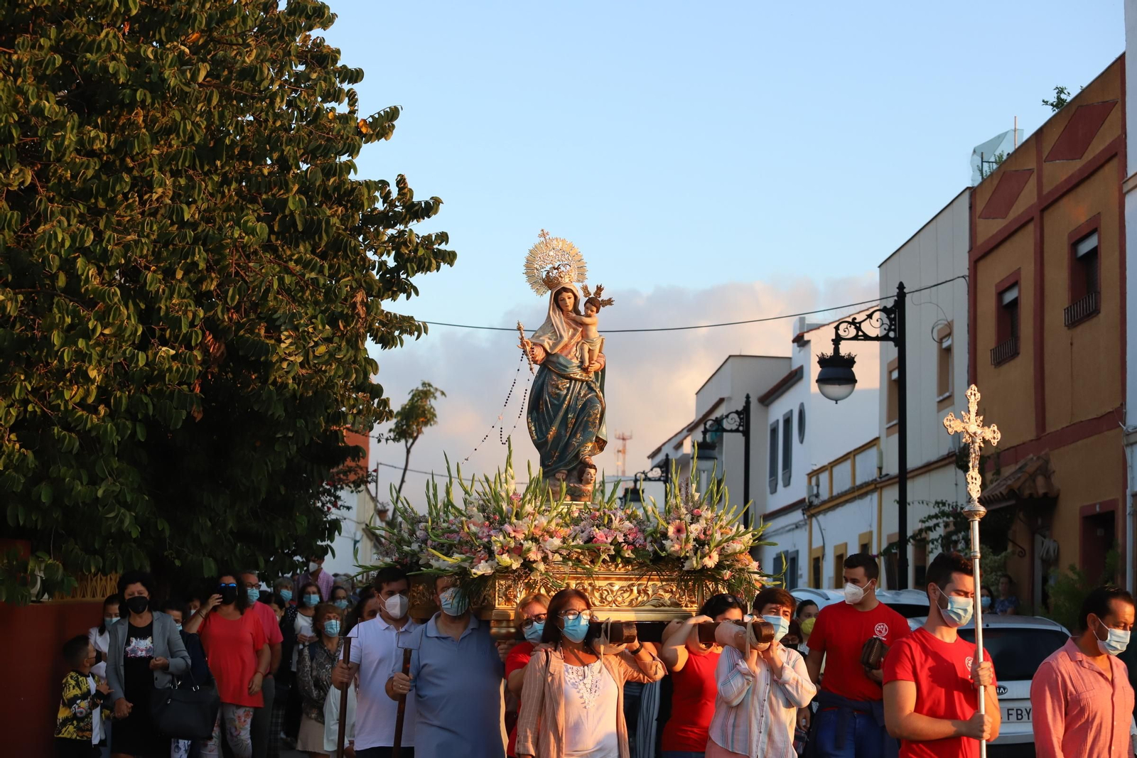 La Virgen del Rosario, durante el Rosario de la Aurora.