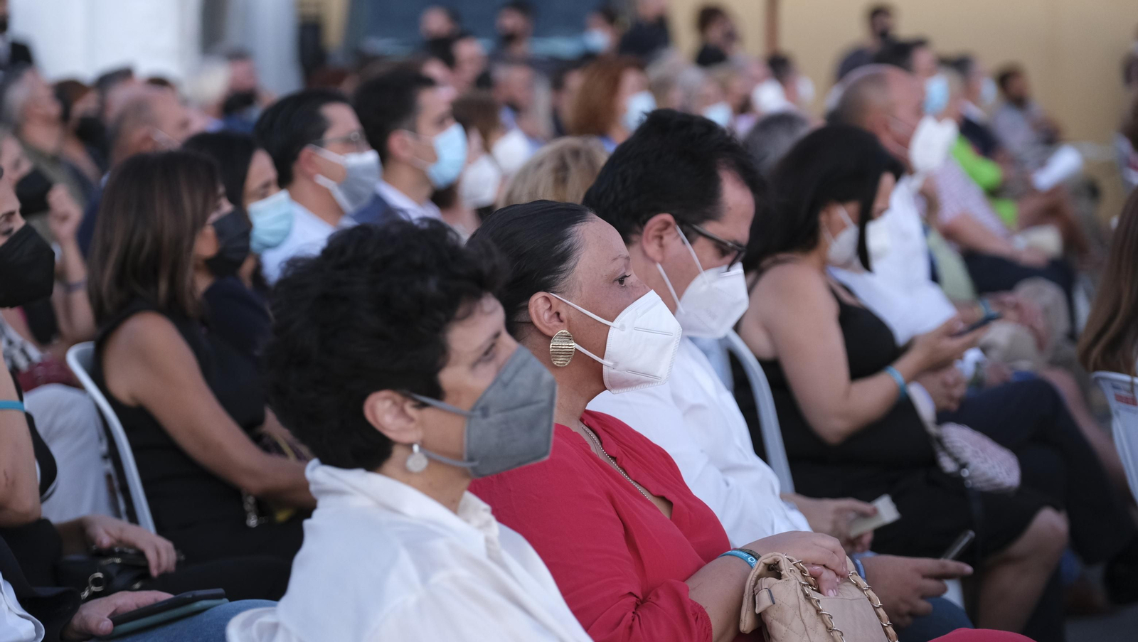Fotogalería acto reivindicativo por la llegada del AVE a Almería.