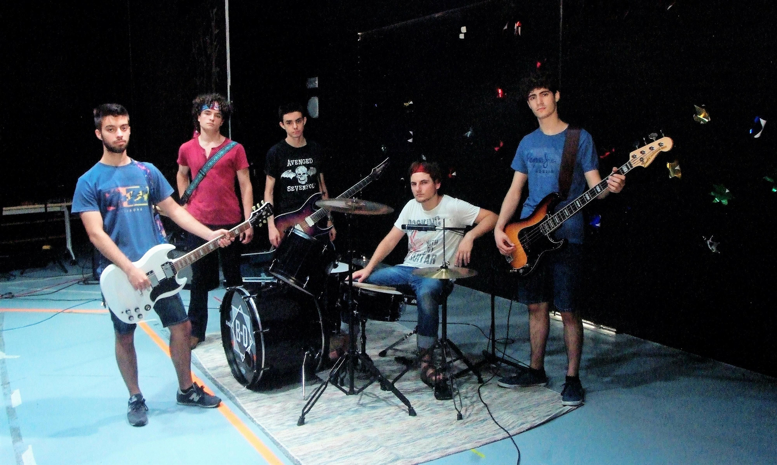 Juanmi Cervantes, Nacho Basterra, Miguel Ángel Mingorance, Federico Cuenca y Jorge Navarro durante los ensayos en el Colegio Diocesano.