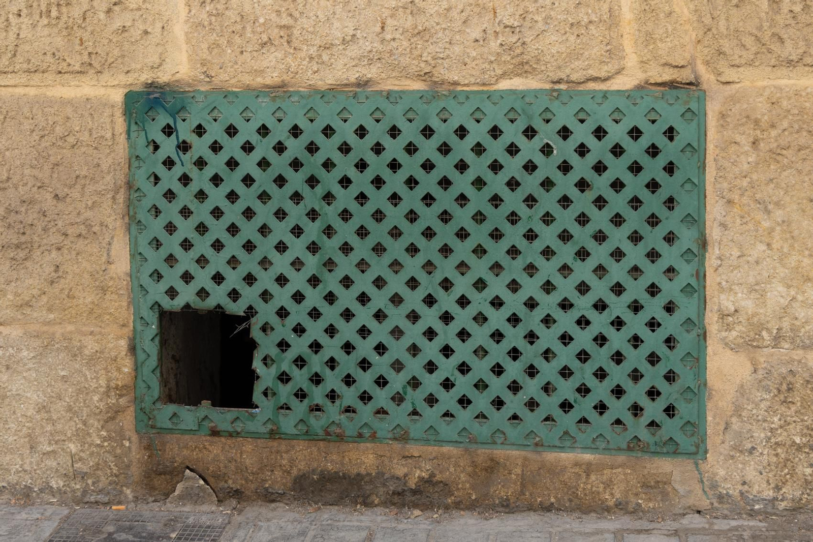 Estado actual de la estación de autobuses de Jaén, en imágenes