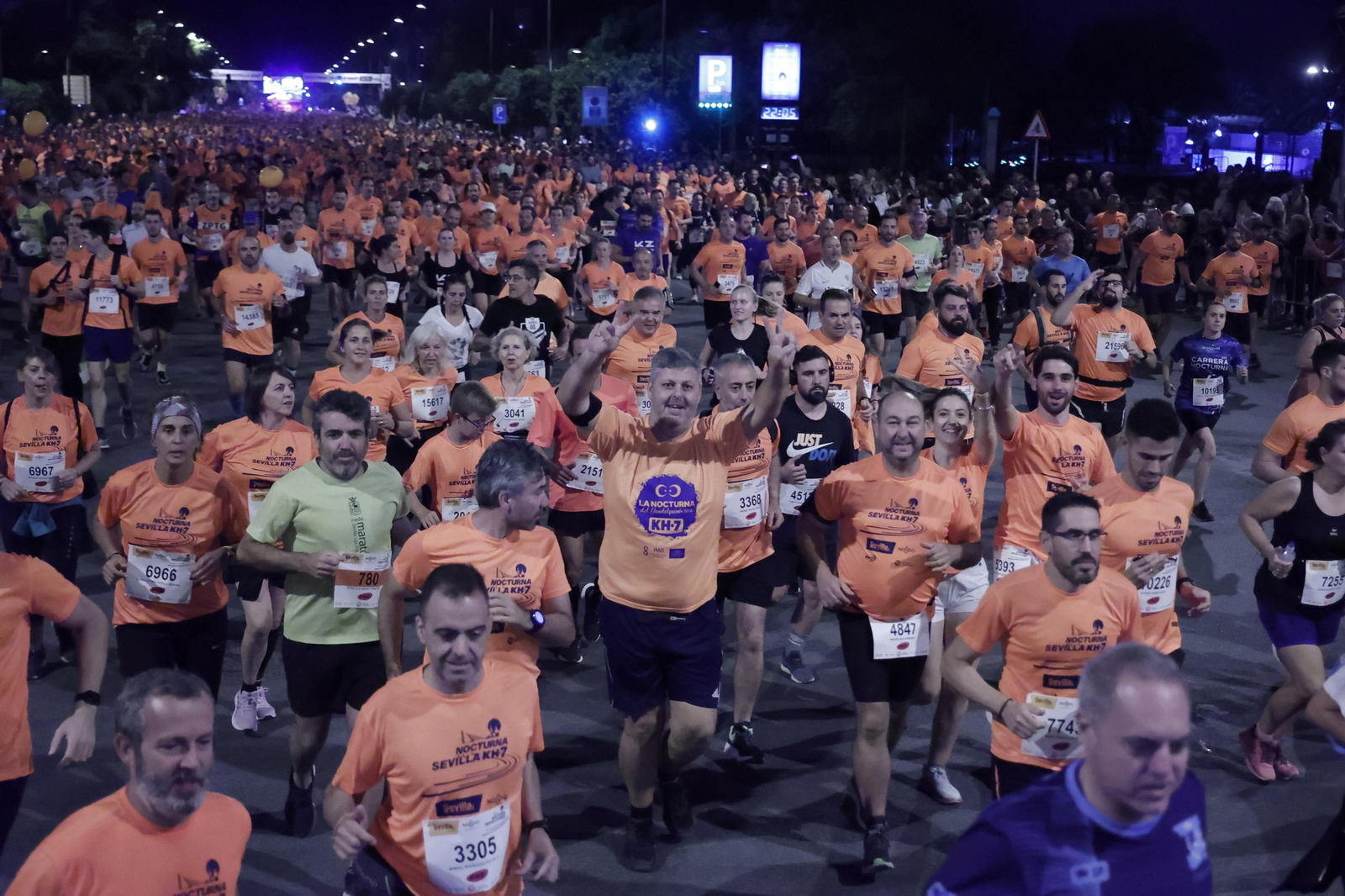 Búscate en la Carrera Nocturna de Sevilla (3)