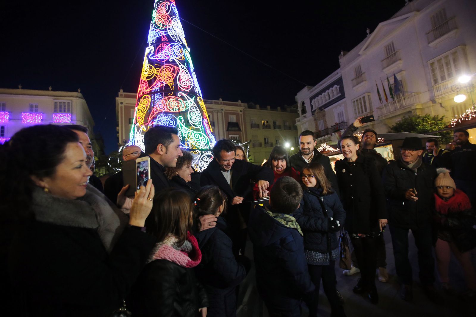 Inauguración del alumbrado extraordinario de Navidad, la pista de Hielo y la Feria de Artesanía