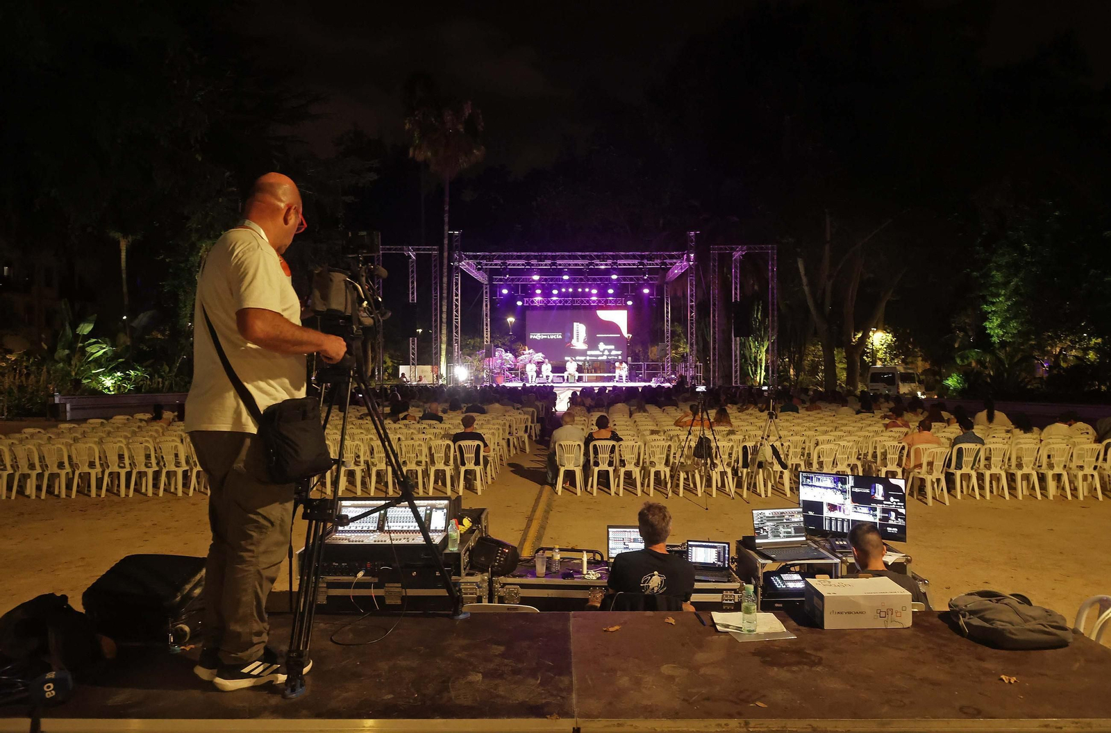 Fotos de la tercera sesión del XI Encuentro Internacional de Guitarra Paco de Lucía en Algeciras: Joni Jiménez y Antonio Canales