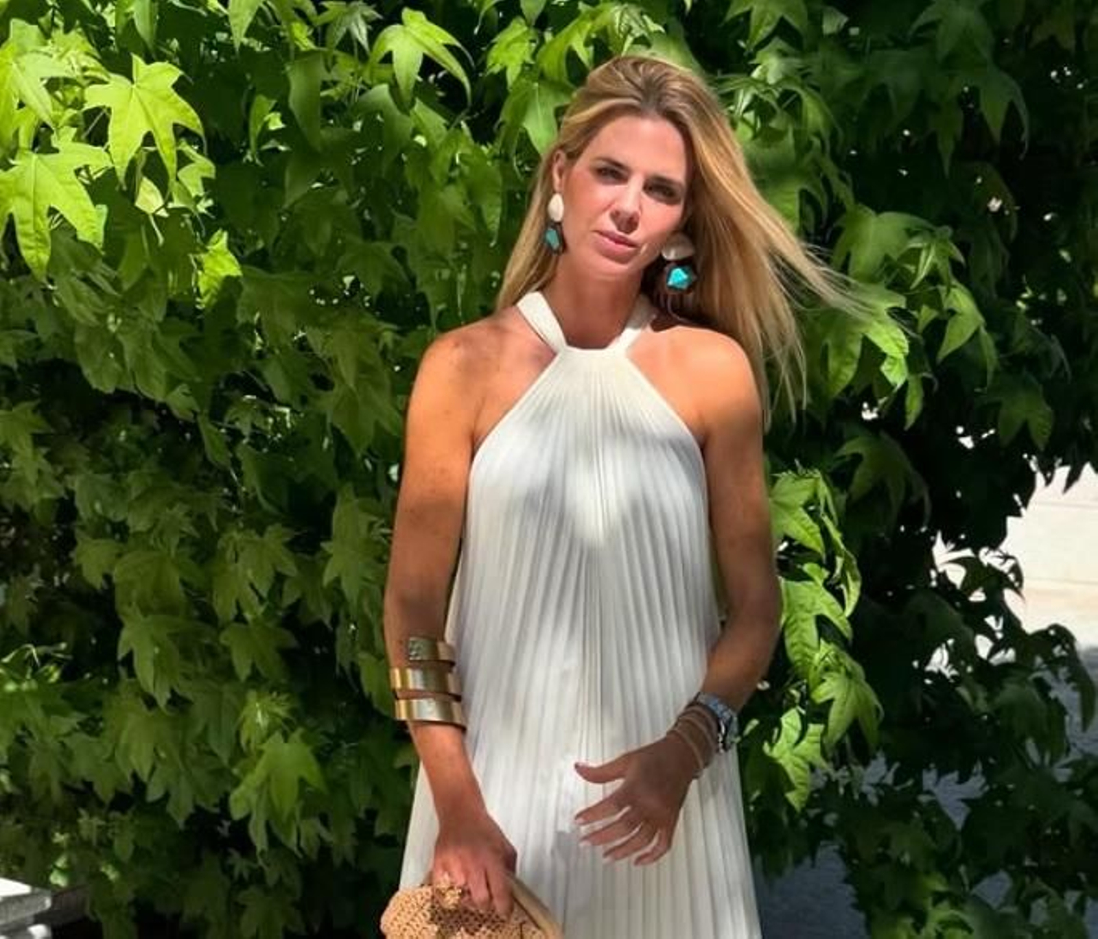 El vestido que más estiliza es de Lefties: Tiene truco, es elegante y lo ficharás para tus looks de oficina.