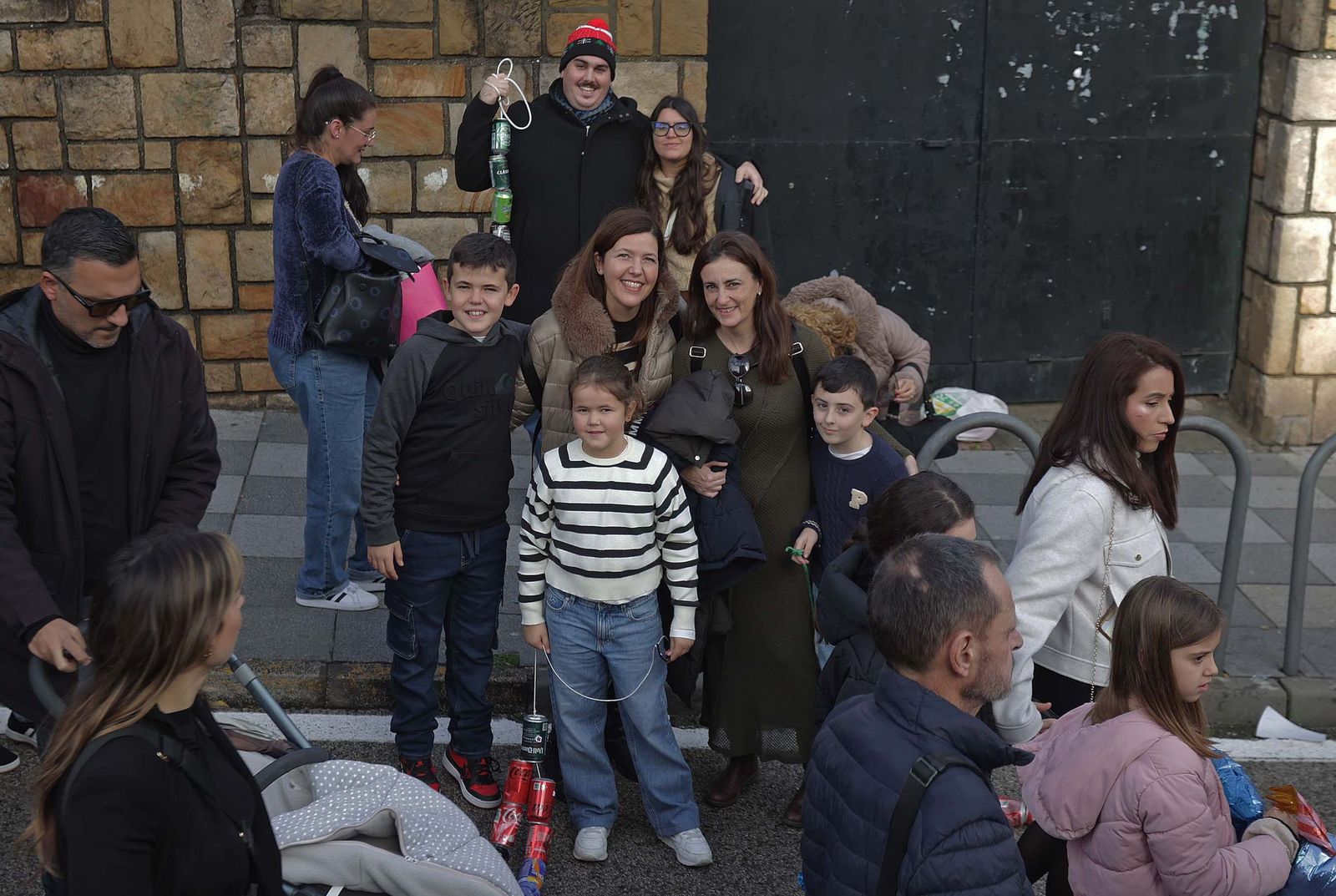 Búscate en el multitudinario arrastre de latas 2026 en Algeciras