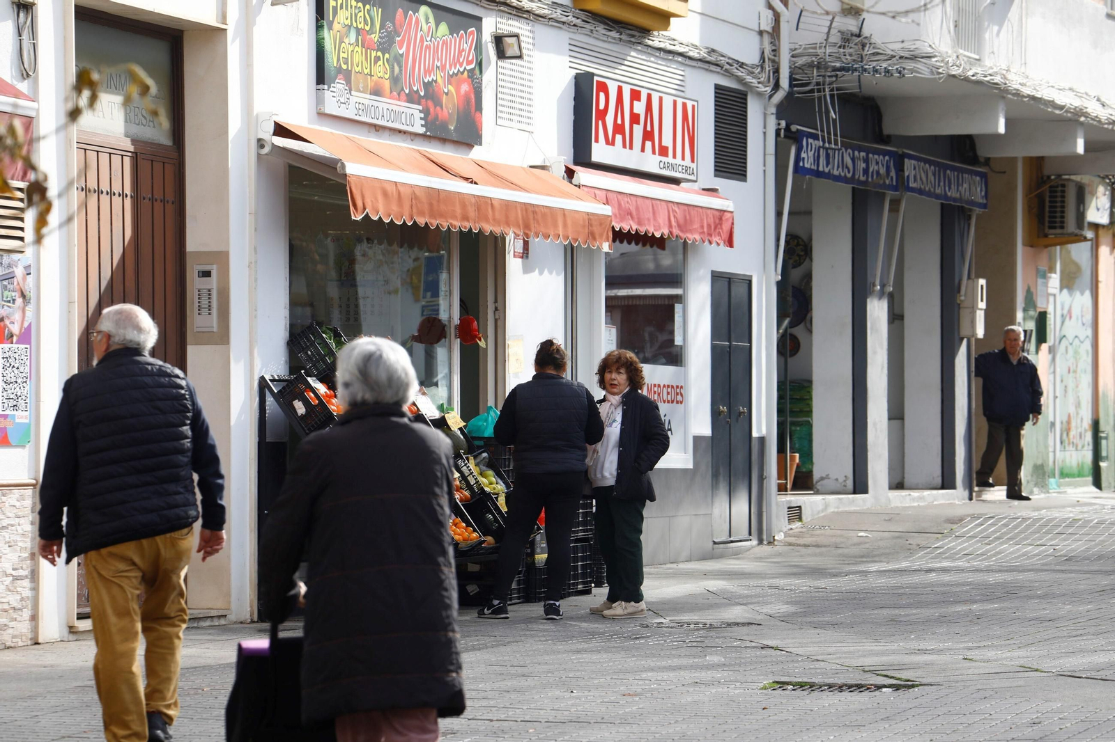 Un recorrido en imágenes por el barrio cordobés del Campo de la Verdad un día de invierno