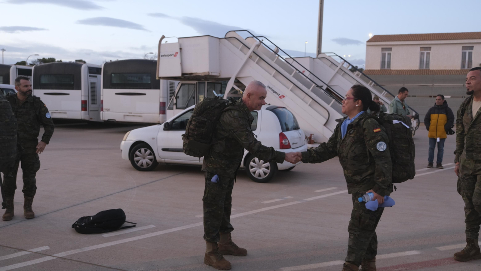 Imágenes de la salida del segundo contingente de La Legión con destino el Líbano