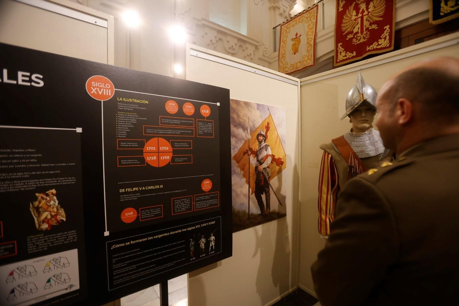 La exposición en Córdoba sobre los suboficiales en la historia militar de España, en imágenes