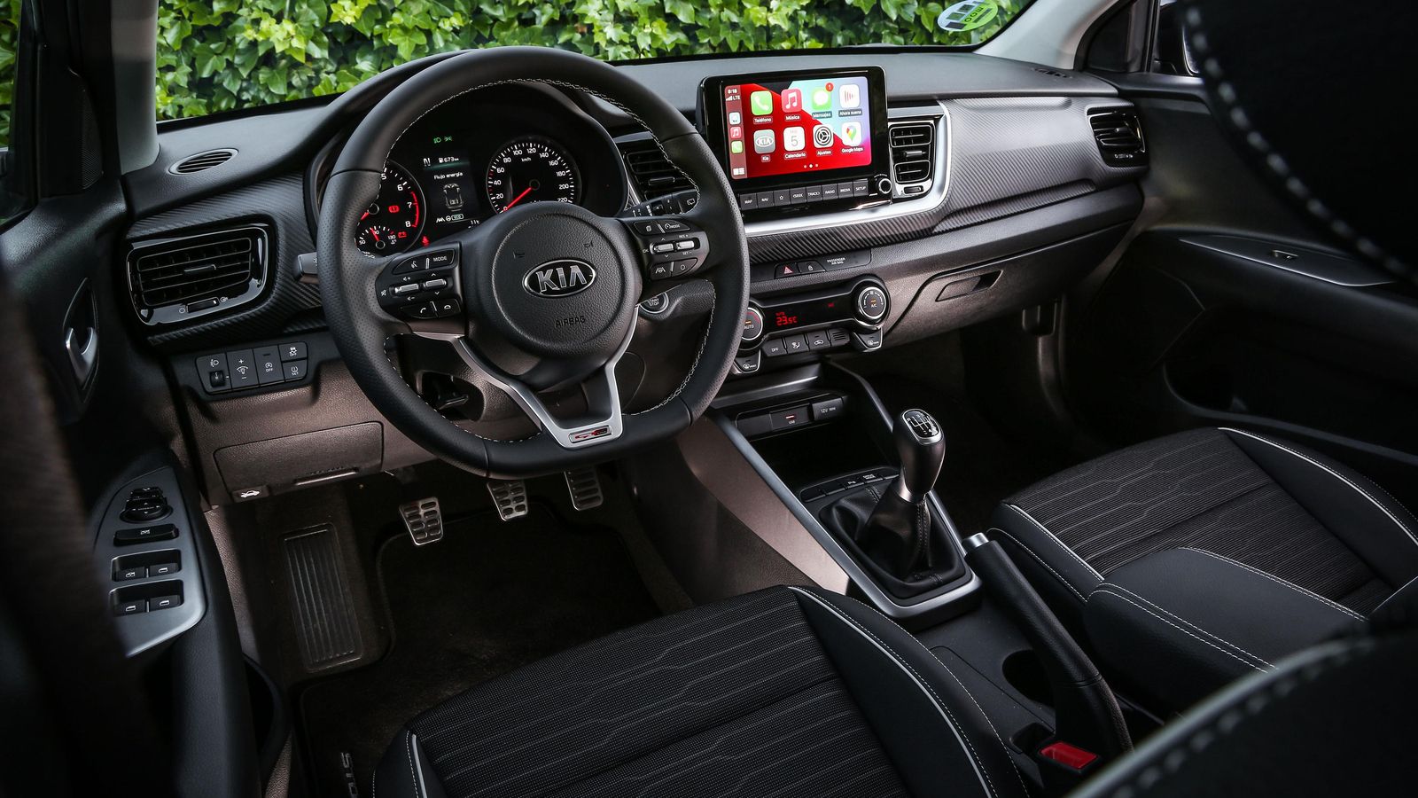 El volante o las inserciones específicas dan un aspecto distintivo a las versiones GT Line.