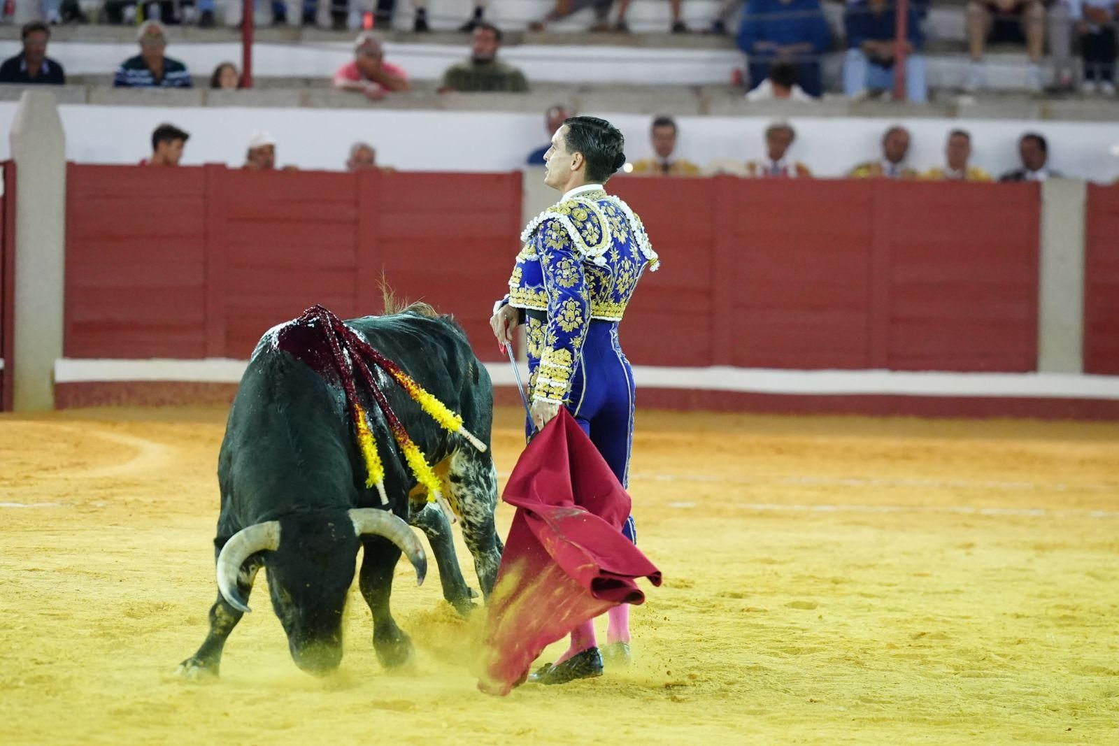 La despedida de Enrique Ponce de los ruedos en Pozoblanco, en imágenes