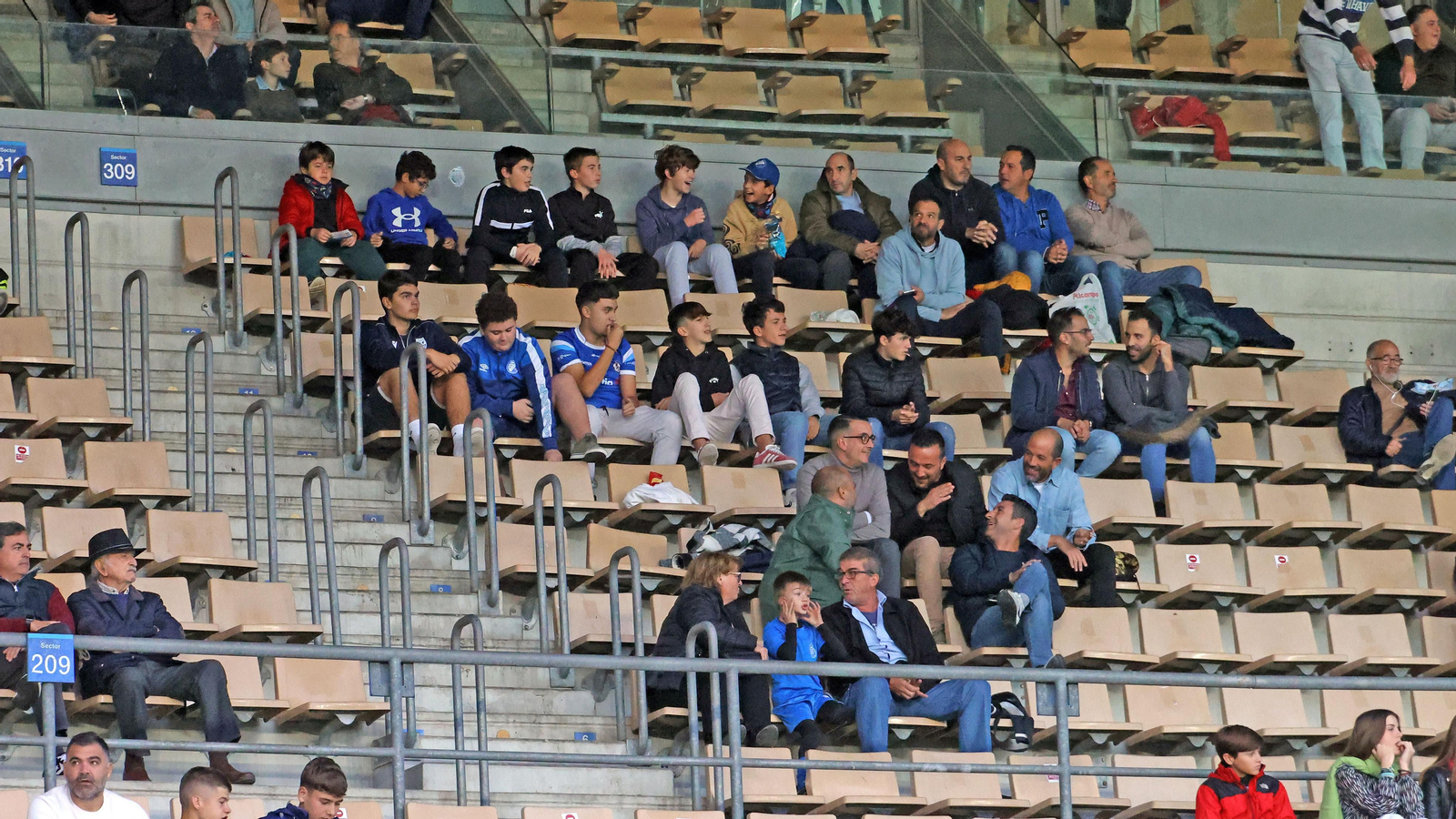 Búscate en el Xerez DFC - Ceuta B en el Municipal de Chapín en Jerez