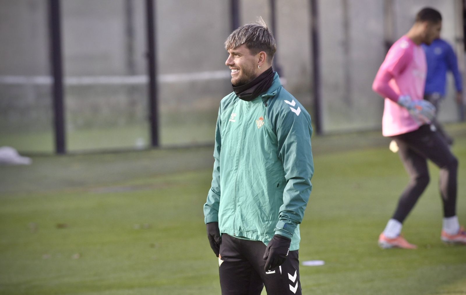 Lo Celso entrena con el Betis especialmente sonriente