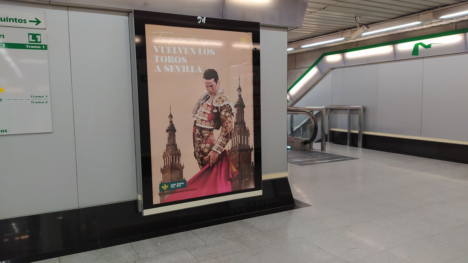 Manzanares es uno de los protagonistas de los anuncios en el Metro.