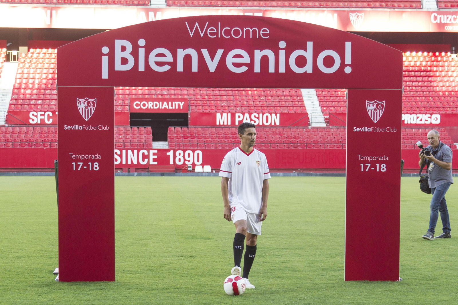 La presentación de Jesús Navas, en imágenes