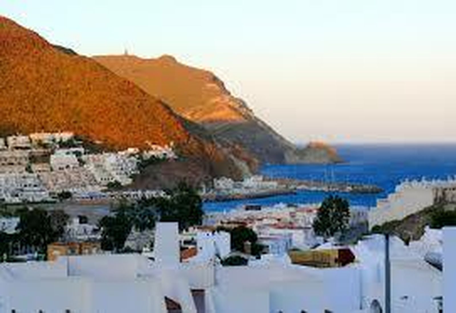 El Ayuntamiento de Níjar tramita licencias de apertura de tres nuevos hoteles