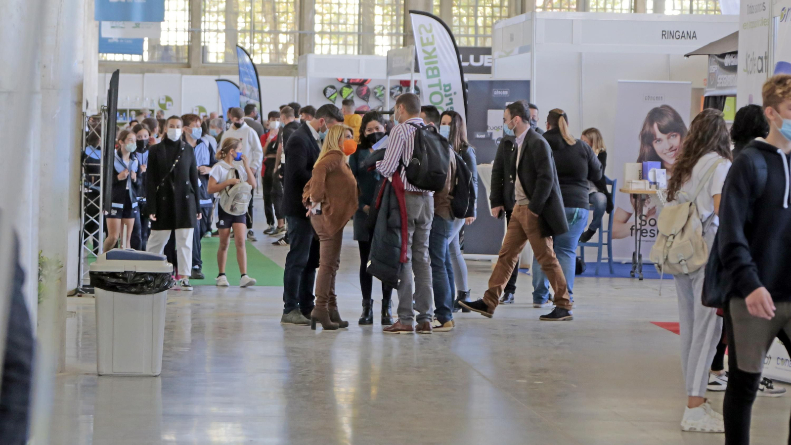 Primer día de la feria del Deporte y Vida Sana en IFECA