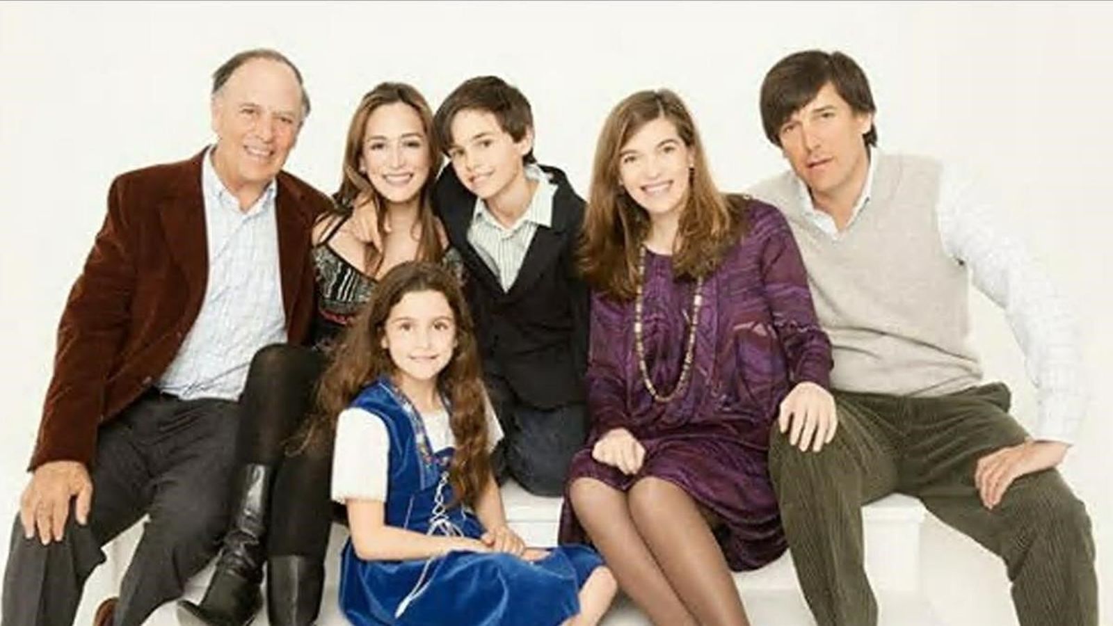 Carlos Falcó con sus cinco hijos. El primero por la derecha es Manuel, el mayor. Al lado de Carlos, Tamara Falcó.