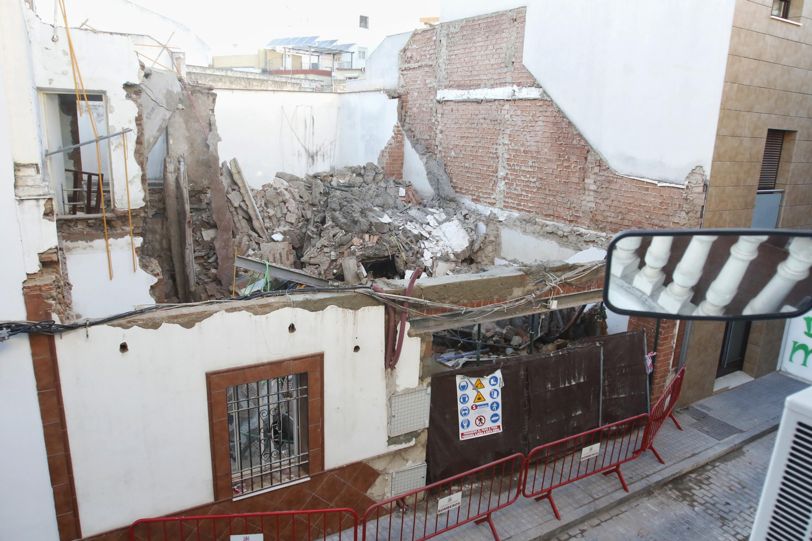 El derrumbe de la casa de la calle San Acisclo en Córdoba, en imágenes