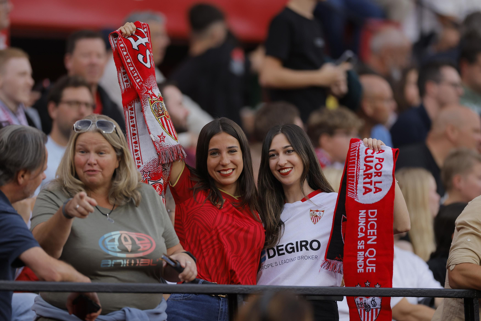 Búscate en las fotos del Sevilla-Madrid