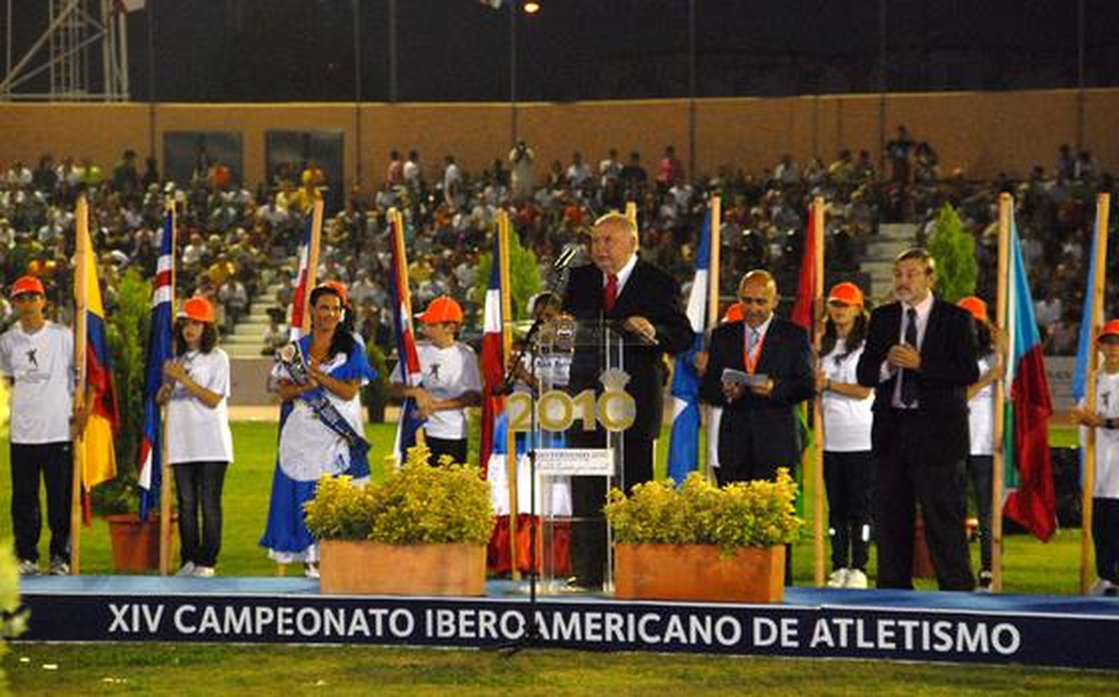 Luz y color en Bahía Sur en la ceremonia de apertura de los XIV Juegos Iberoamericanos San Fernando 2010. 

Foto: Elias Pimentel y Joaquin Pino