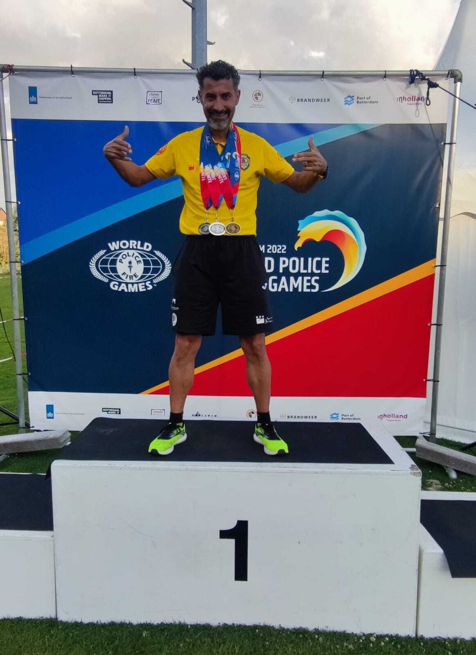 Juan de Dios Álvarez, con sus medallas en Rotterdam.