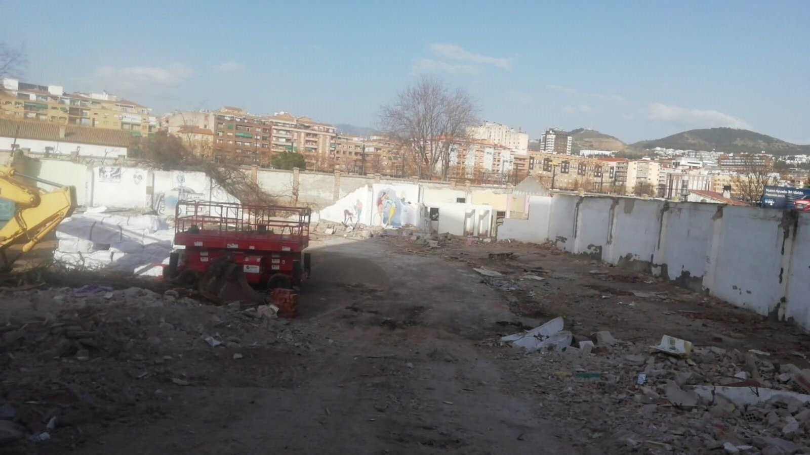 Adiós a la histórica casa okupa de Granada en Camino de Ronda, junto a Renfe y la UGR