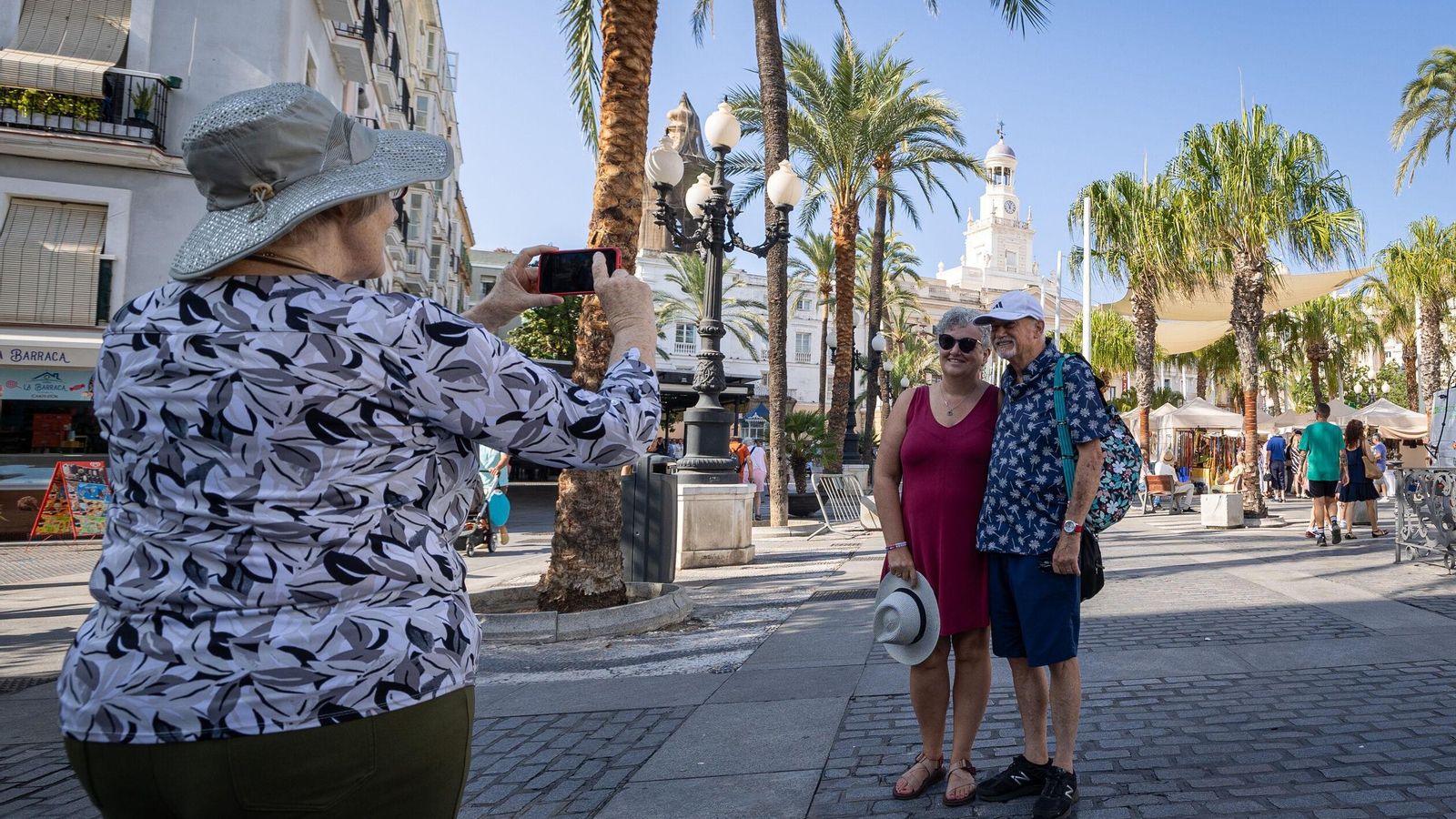 Los tres cruceros que llegaron este miércoles a Cádiz llenaron el puerto así como todas las calles del centro de la ciudad de turistas Los tres cruceros que llegaron este miércoles a Cádiz llenaron el puerto así como todas las calles del centro de la ciudad de turistas