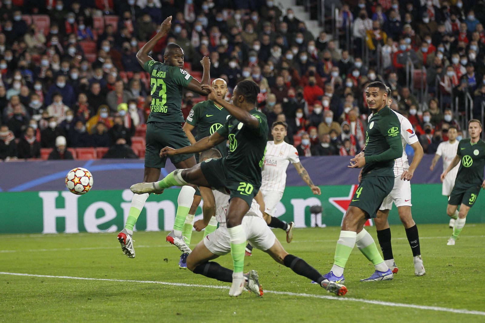 Las imágenes del Sevilla-Wolfsburgo