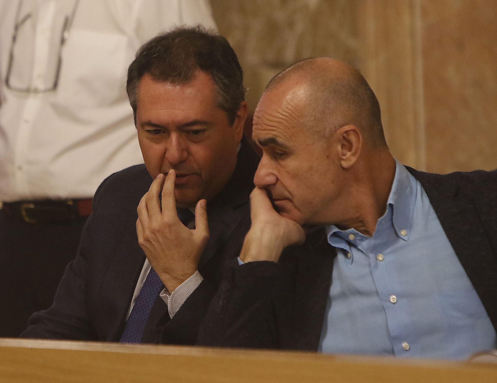 Espadas y Muñoz, durante el Pleno.