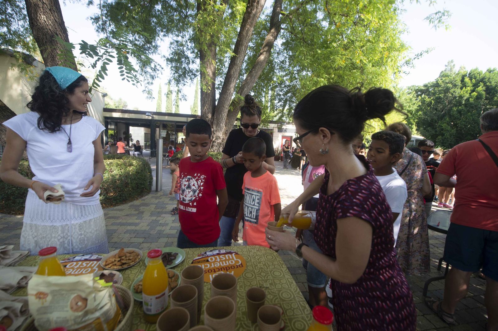 Niños de 'Vacaciones en Paz' en el Jardín Botánico de Córdoba en verano de 2019.