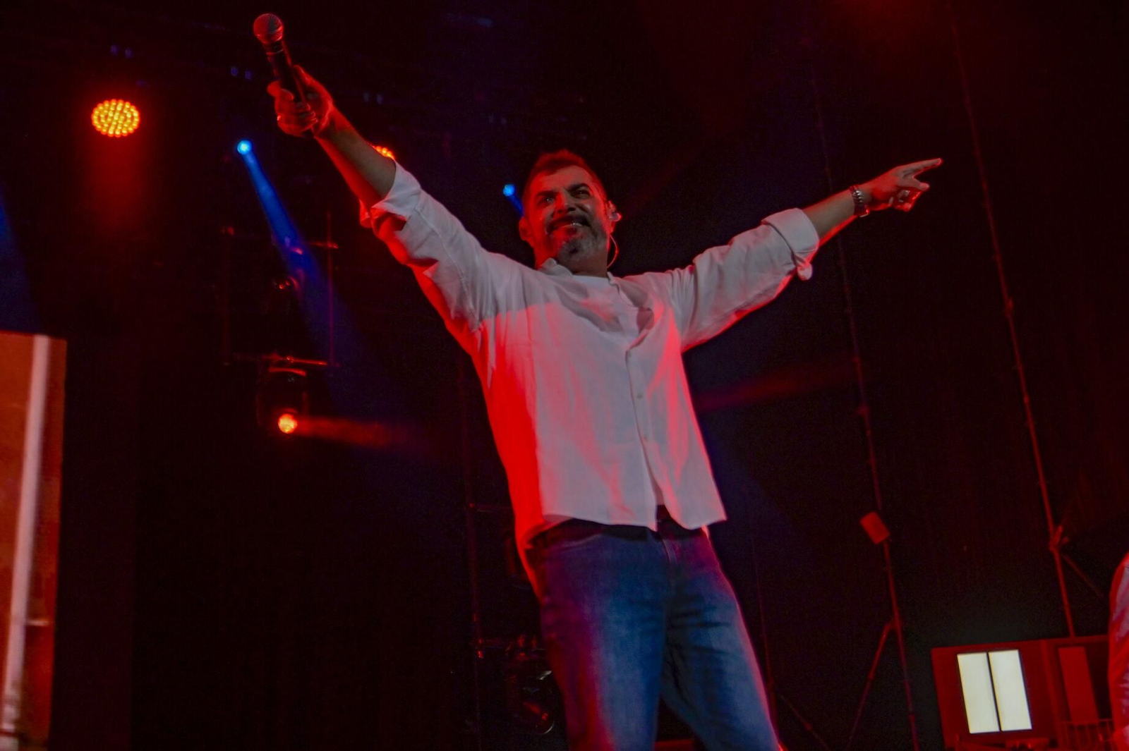 Así fue el concierto, bajo la lluvia, de Los Chichos en Granada