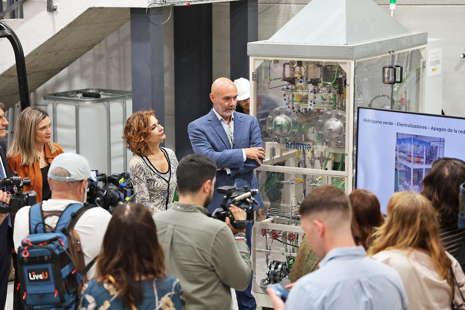 Imágenes de la visita de María Jesús Montero a la empresa Ariema Enerxía