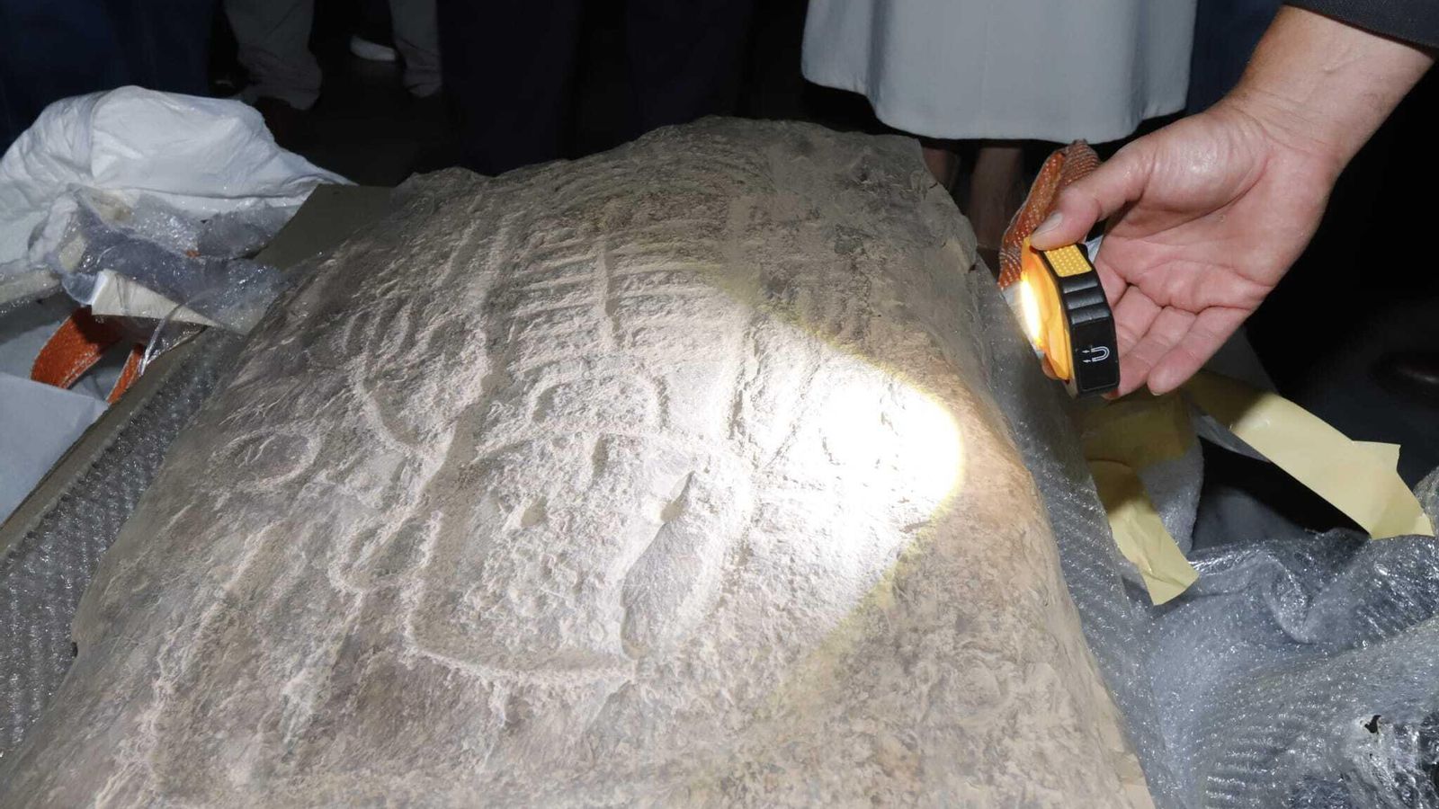 La tercera estela diademada encontrada en el yacimiento de las Capellanías en Cañaveral