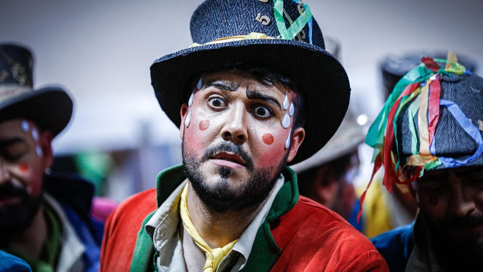 Búscate entre las mejores imágenes de la sexta sesión de cuartos de final del COAC 2025