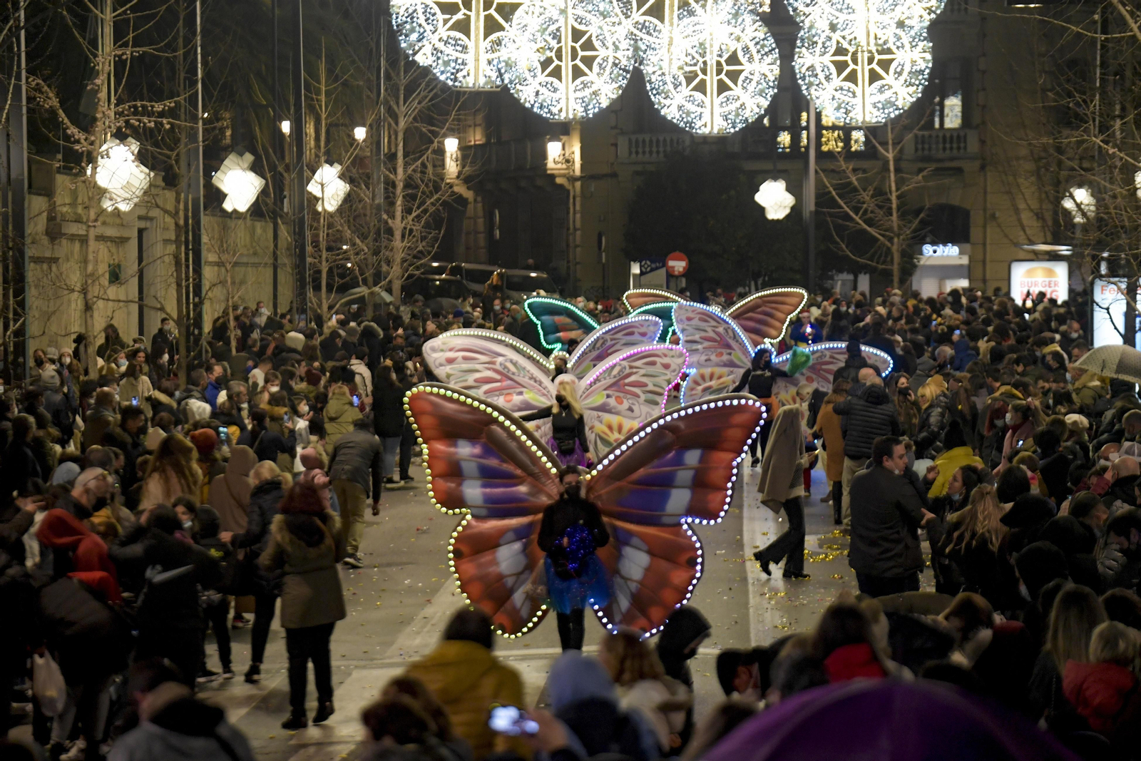 Fotos de la cabalgata de Reyes Magos de Granada 2022