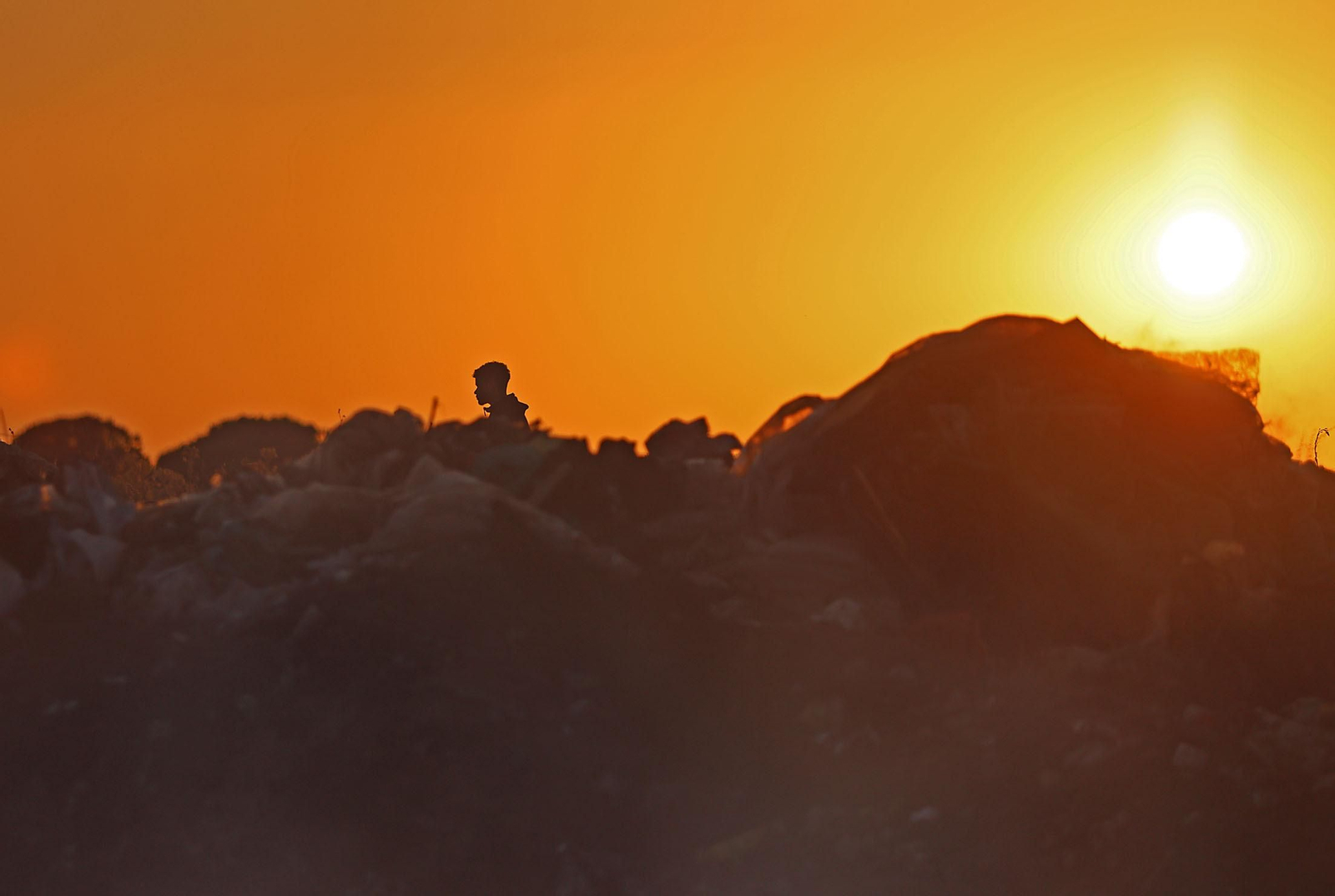 Las imágenes del incendio en un asentamiento en Lucena del Puerto